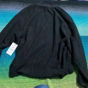 Light weight sweater. Perfect for fall.